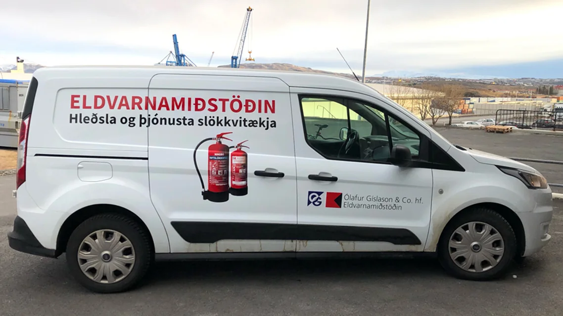 Sendibíll Eldvarnamiðstöðvarinnar merktur